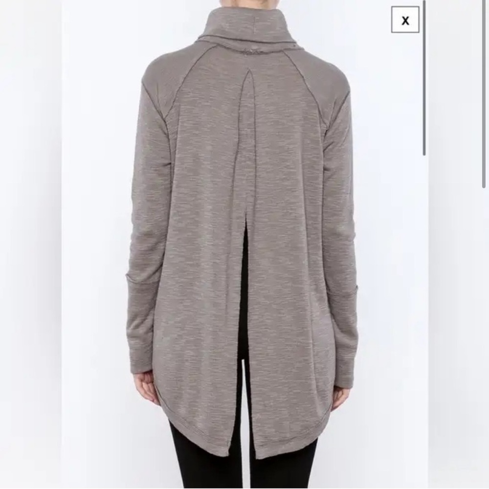 Free People We the Free - Split Back Turtleneck Ribbed Sweater
Oversized - Picture 2 of 10